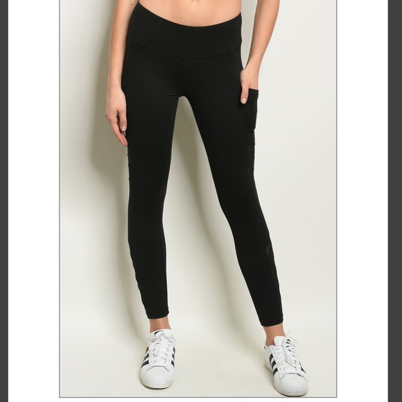 Black work out active leggings w/mesh detail - Picture 3 of 3
